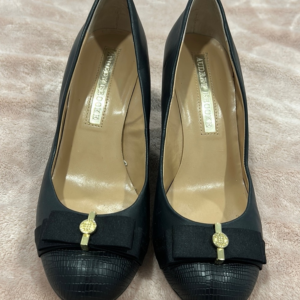 Audrey Brooke black wedges